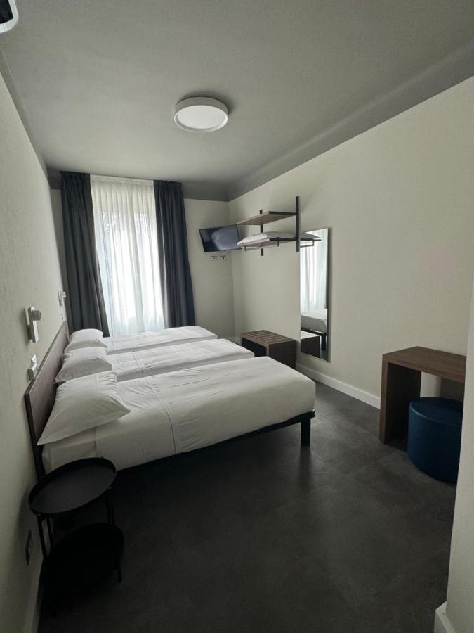 Hotel 22 Marzo Milan Bagian luar foto