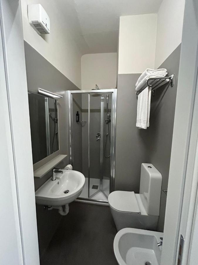 Hotel 22 Marzo Milan Bagian luar foto