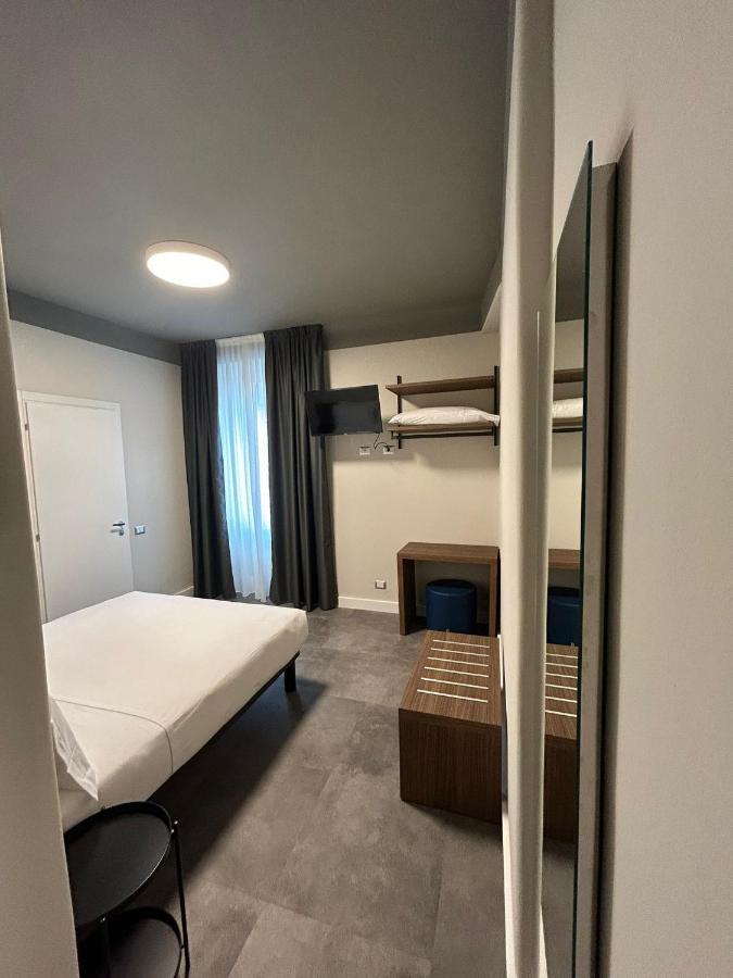 Hotel 22 Marzo Milan Bagian luar foto