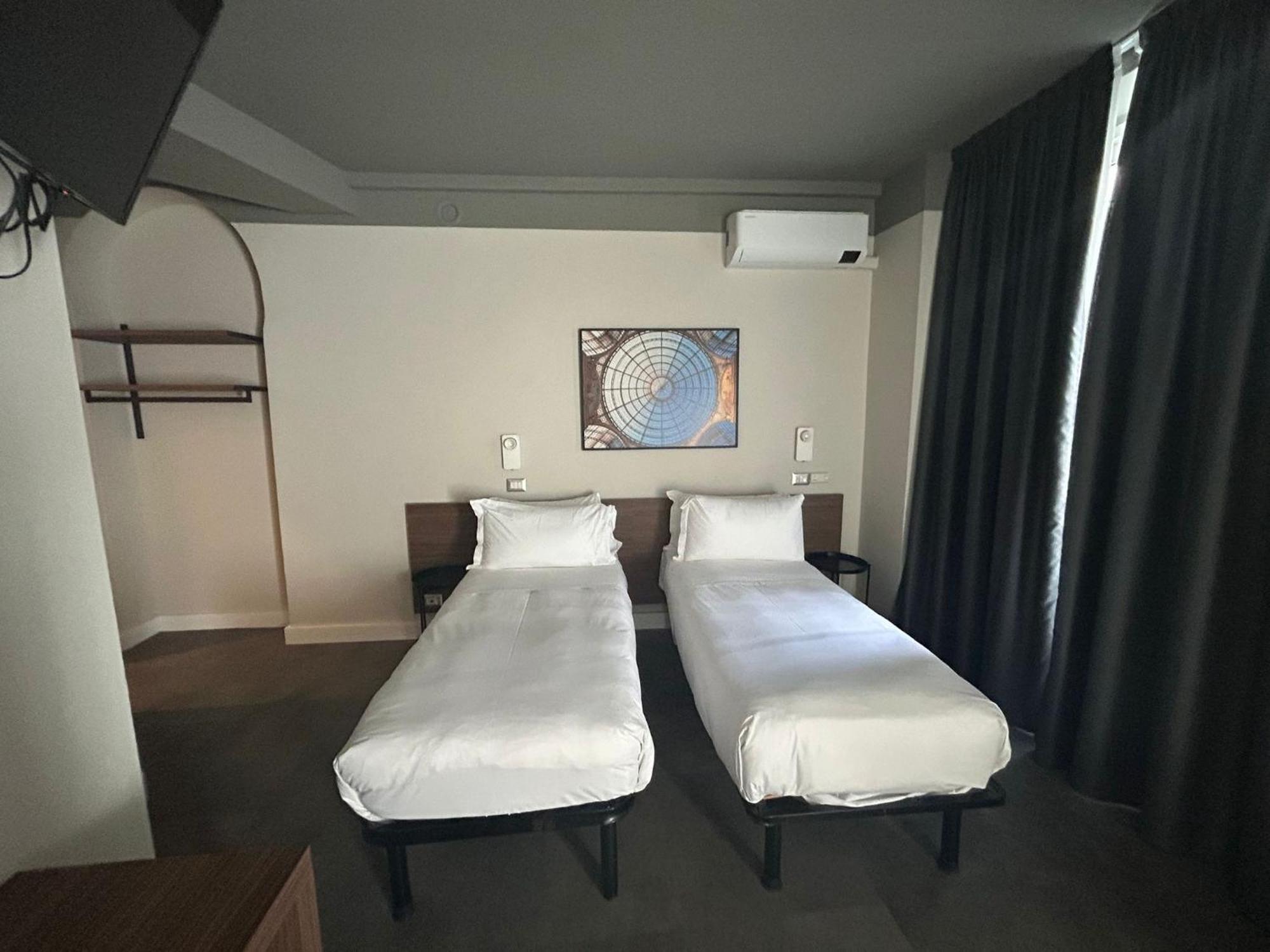 Hotel 22 Marzo Milan Bagian luar foto